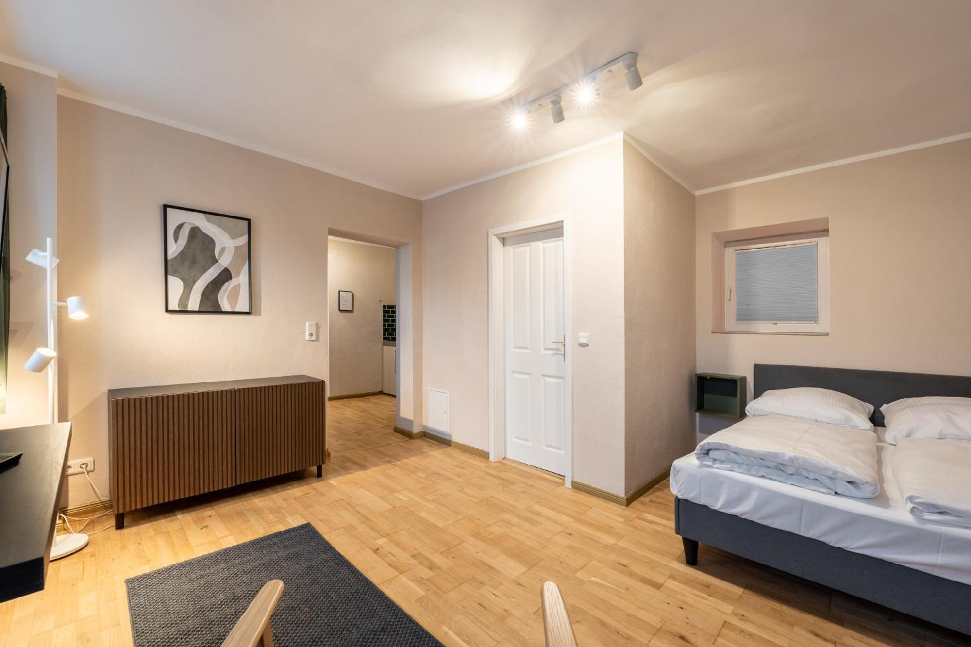 Aparthotel & 3*
